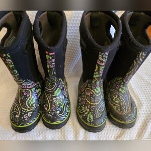 Classic Tuscany high calf insulated Bogs for kids size 10